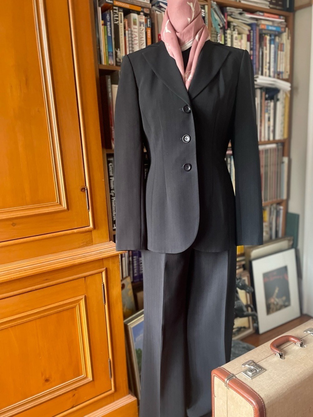 Ann Taylor Black Fitted Jacket Size 0 Wide Leg Pants Size 2 - Picture 2 of 16